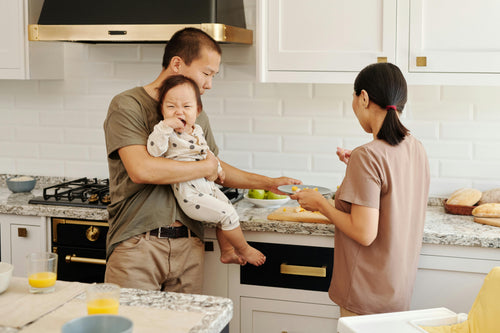 First Bites - A Stress-Free Guide to Baby-Led Weaning
